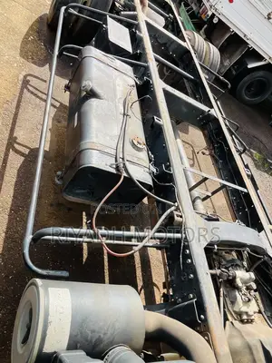 Canter Chassis 4d33 Engine