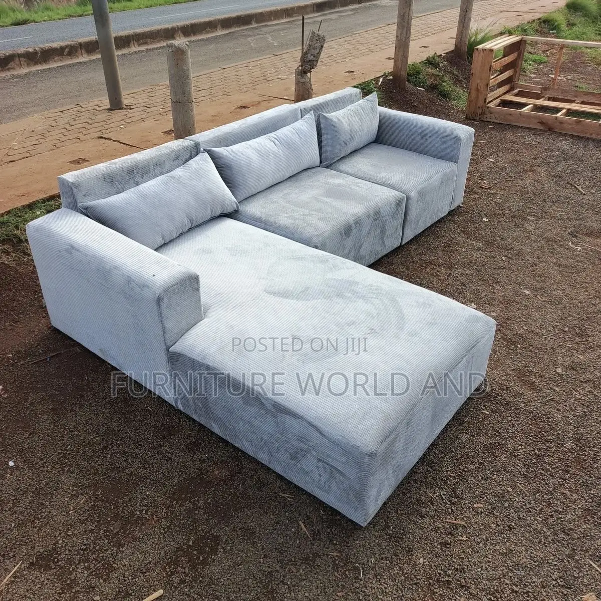 A Light Gray Lsofe Set