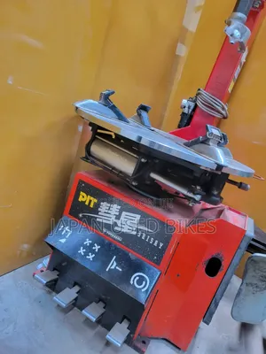 Toyo Seiki Pit Star Tire Changer