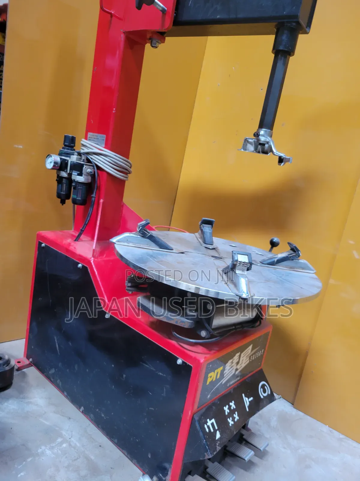 Toyo Seiki Pit Star Tire Changer