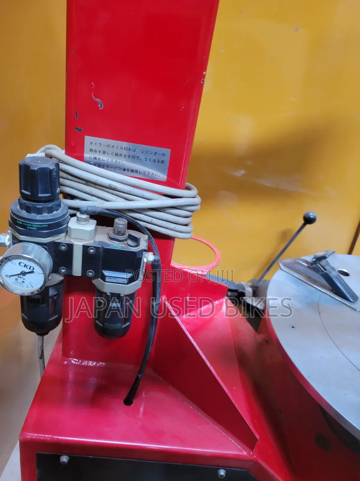 Toyo Seiki Pit Star Tire Changer