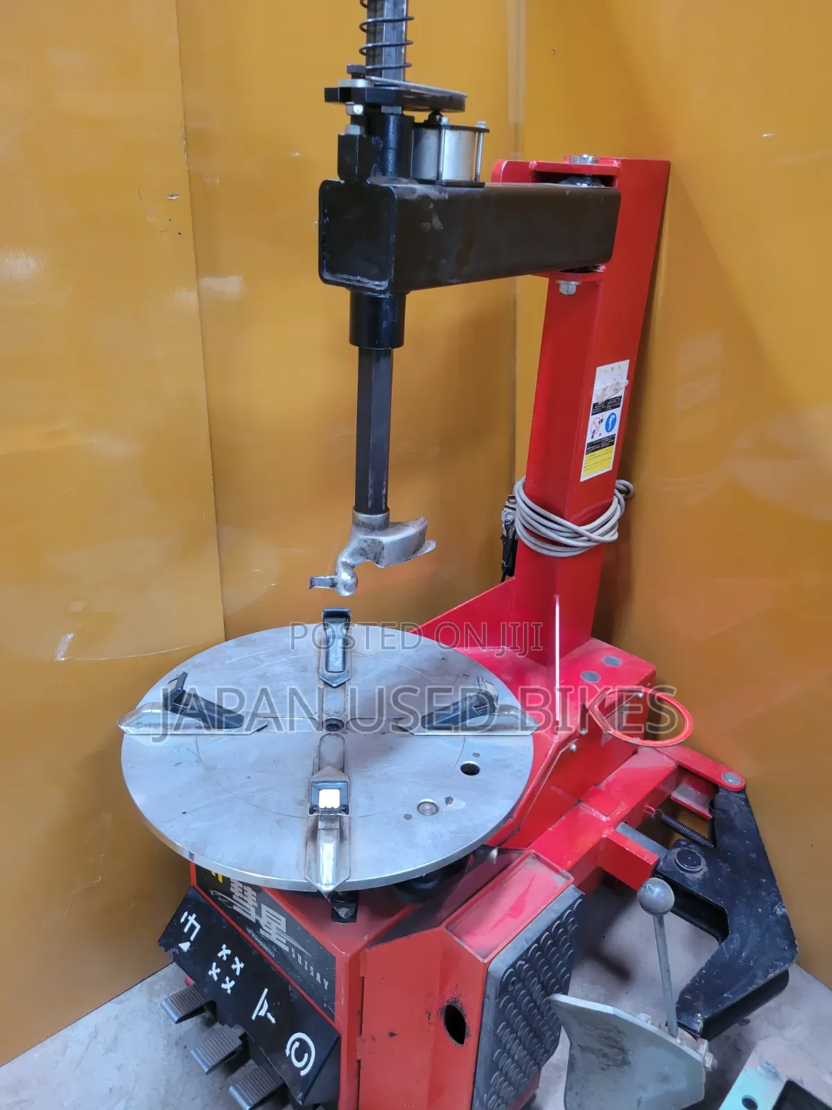 Toyo Seiki Pit Star Tire Changer