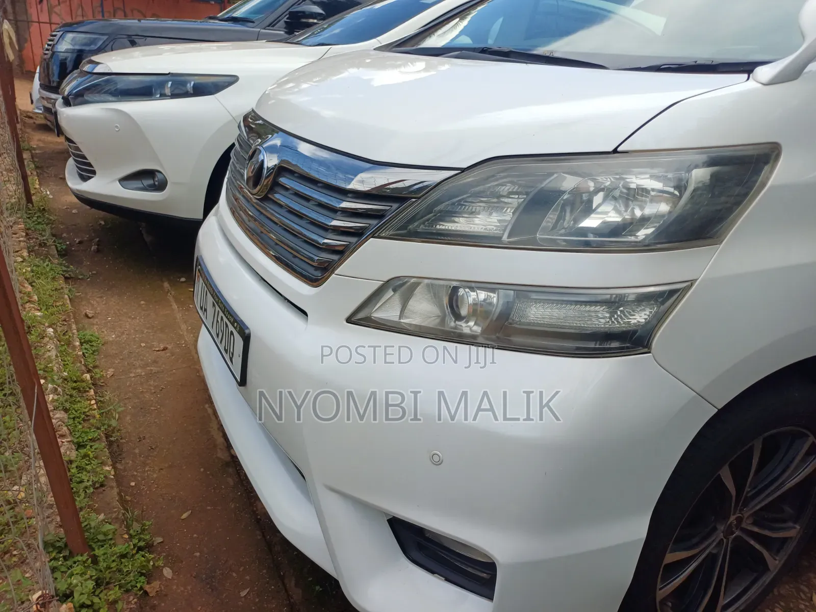 Toyota Alphard 2.4 Petrol FWD 2012 Pearl