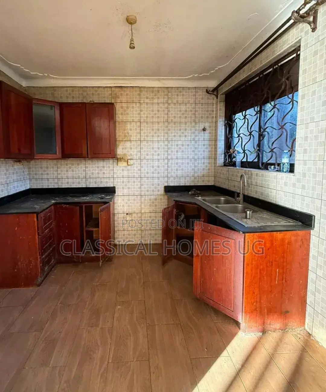 3bdrm Apartment in Mutundwe, Central Division for rent