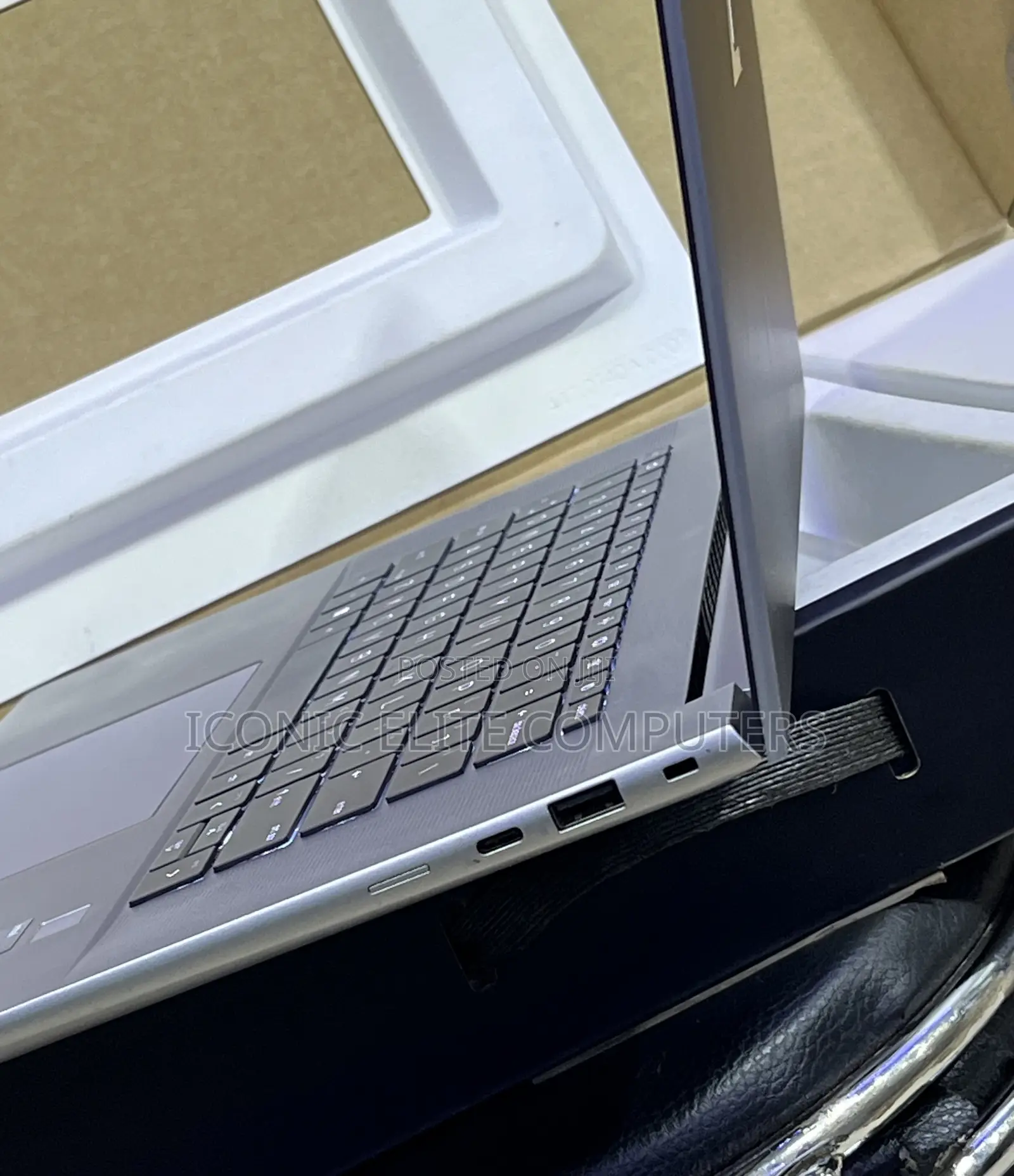 New Laptop HP ZBook Firefly 16inch G9 32GB Intel Core i9 SSD 1T