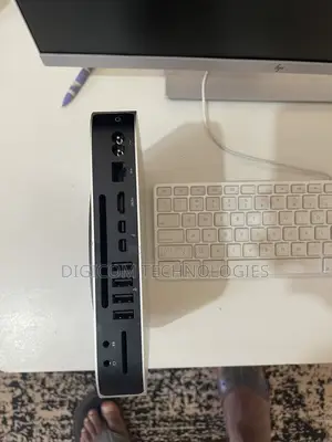 Desktop Computer Apple Mac Mini 8GB Intel Core i5 SSD 512GB