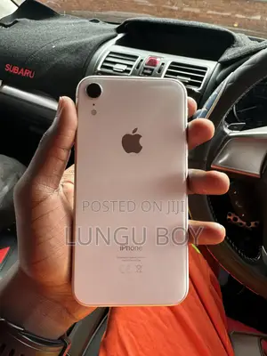 Apple iPhone XR 64 GB White