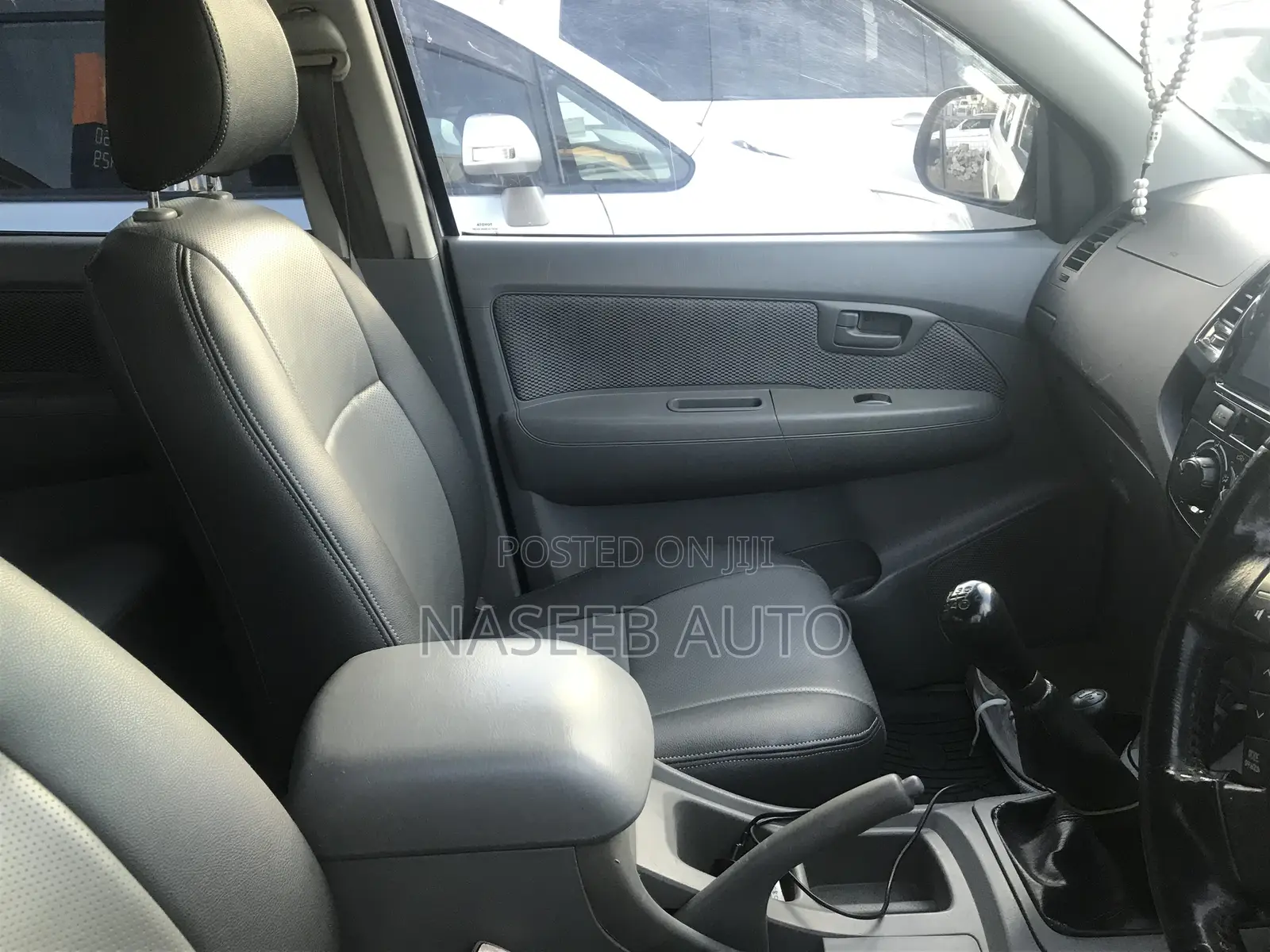 Toyota Hilux 2.5 Cab 2005 White