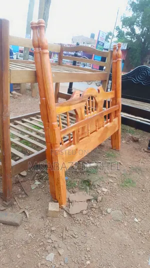 5by6 Wooden Bed in Good Shape Available for Sale