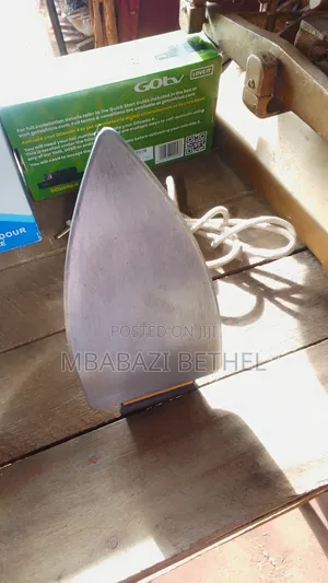 Used Original Flat Iron Box Philips in Good Shape Available for Sale