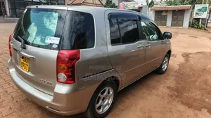 Toyota Raum 1.5 AWD 2004 Silver