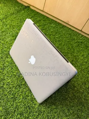 Laptop Apple MacBook Pro 4GB Intel Core i5 HDD 500GB