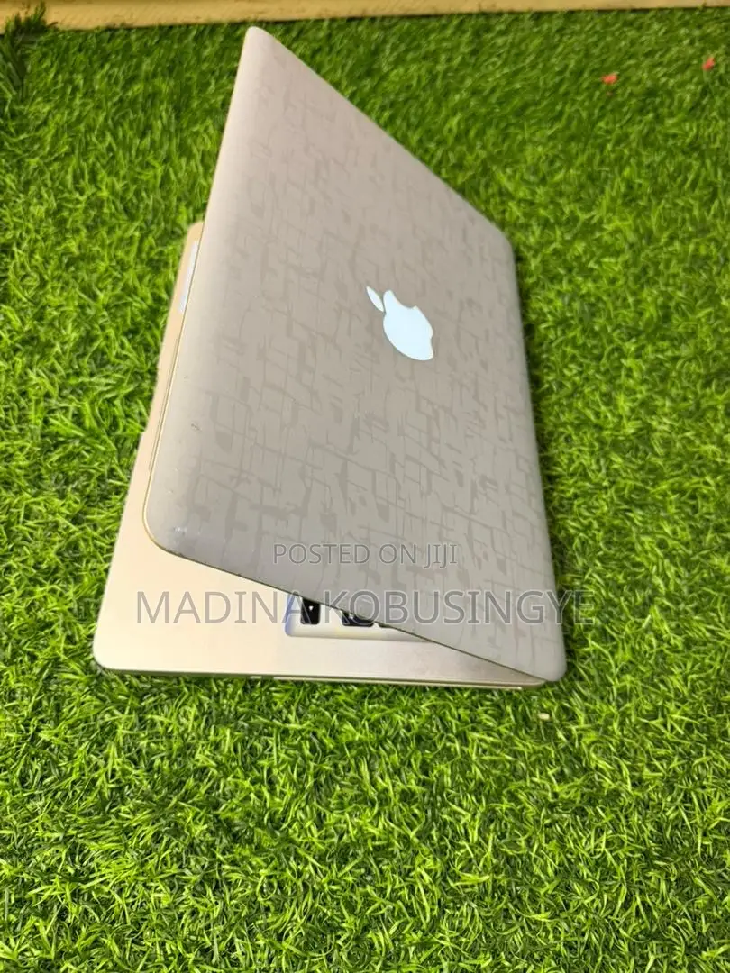 Laptop Apple MacBook Pro 4GB Intel Core i5 HDD 500GB