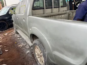 Toyota Hilux Painting Body Repair