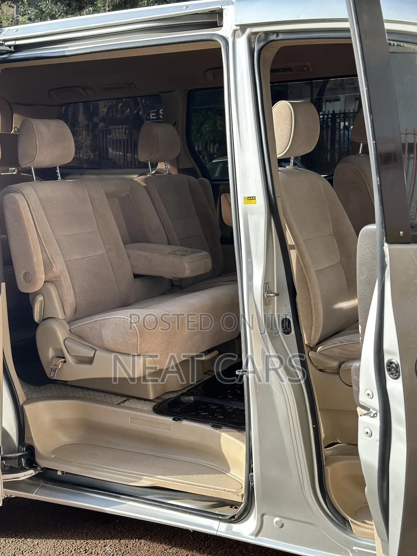 Toyota Alphard 2005 Silver