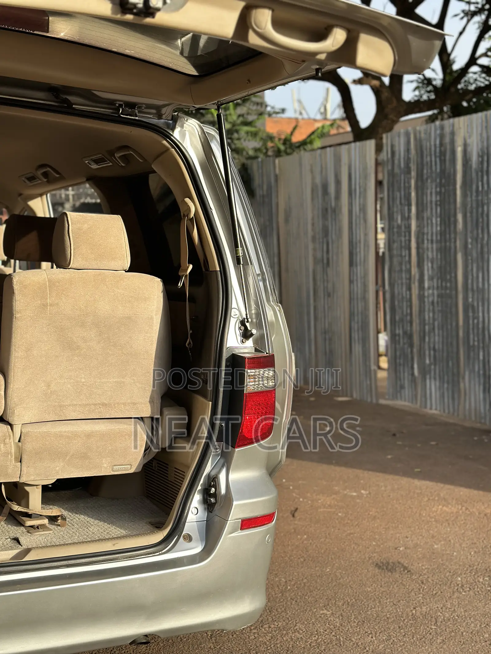 Toyota Alphard 2005 Silver