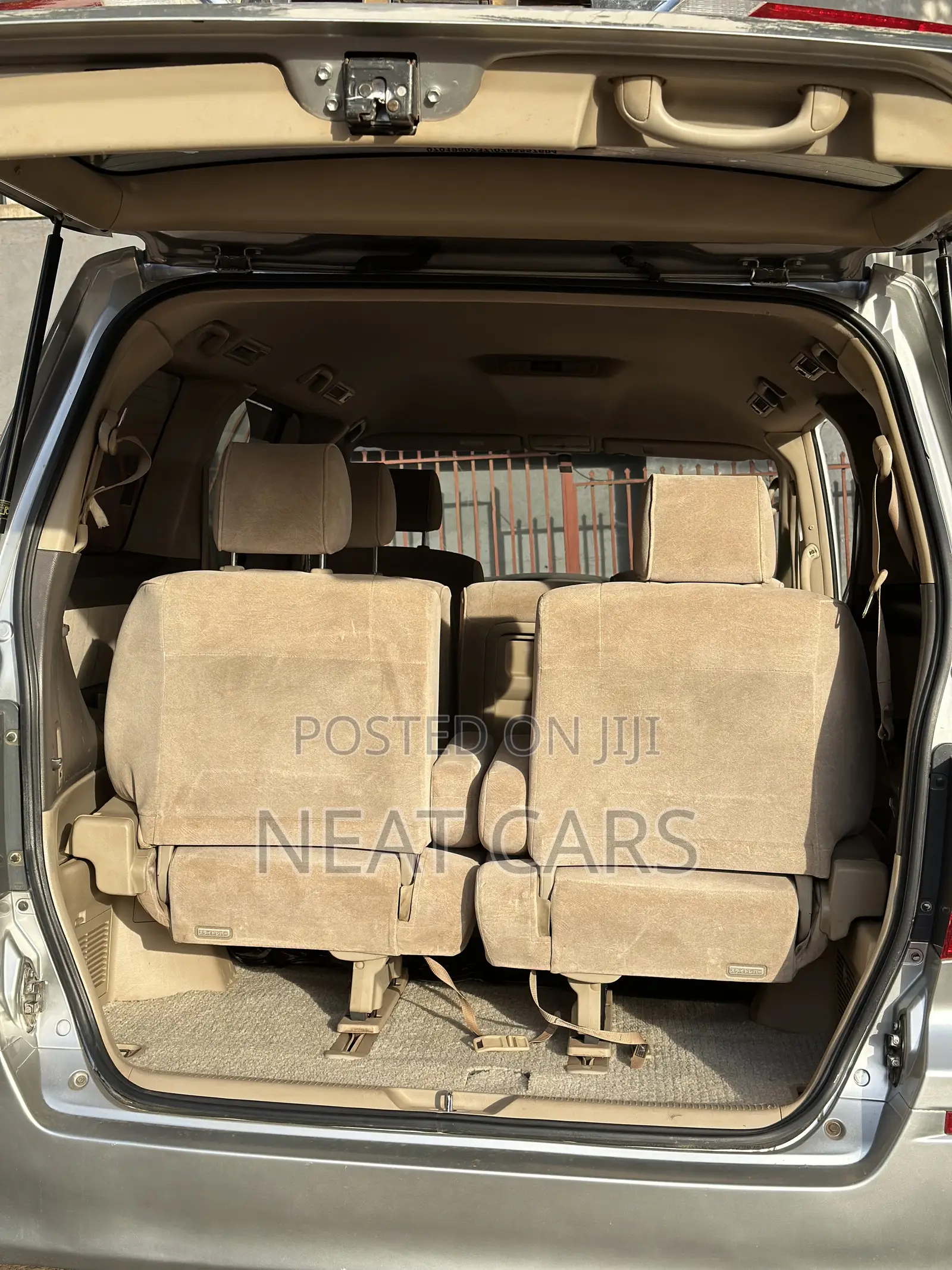 Toyota Alphard 2005 Silver