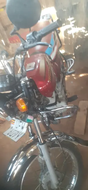 Bajaj Boxer 100 2020 Red