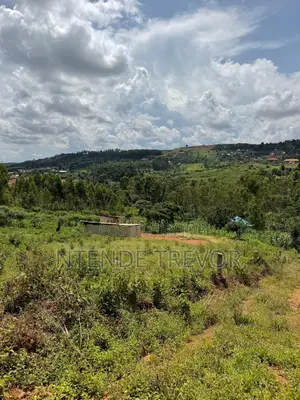 Half Acre Residential Plot for Sale in Ssisa-Kagakitende. Ready Title.