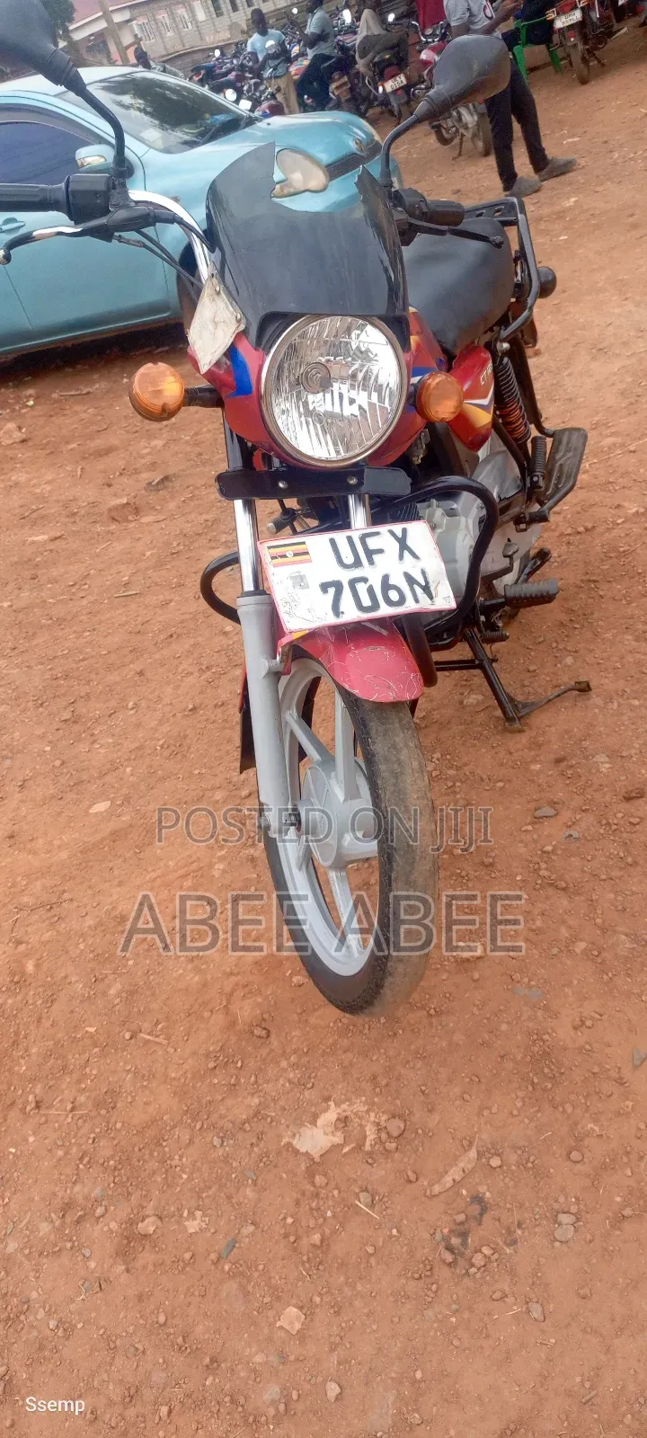 Bajaj Boxer 125 2023 Red