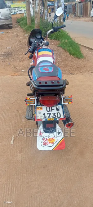 Bajaj Boxer 125 2023 Red