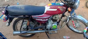 Bajaj Boxer 125 2022 Red
