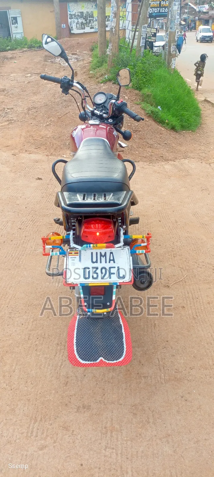 TVS HLX 125 2025 Red