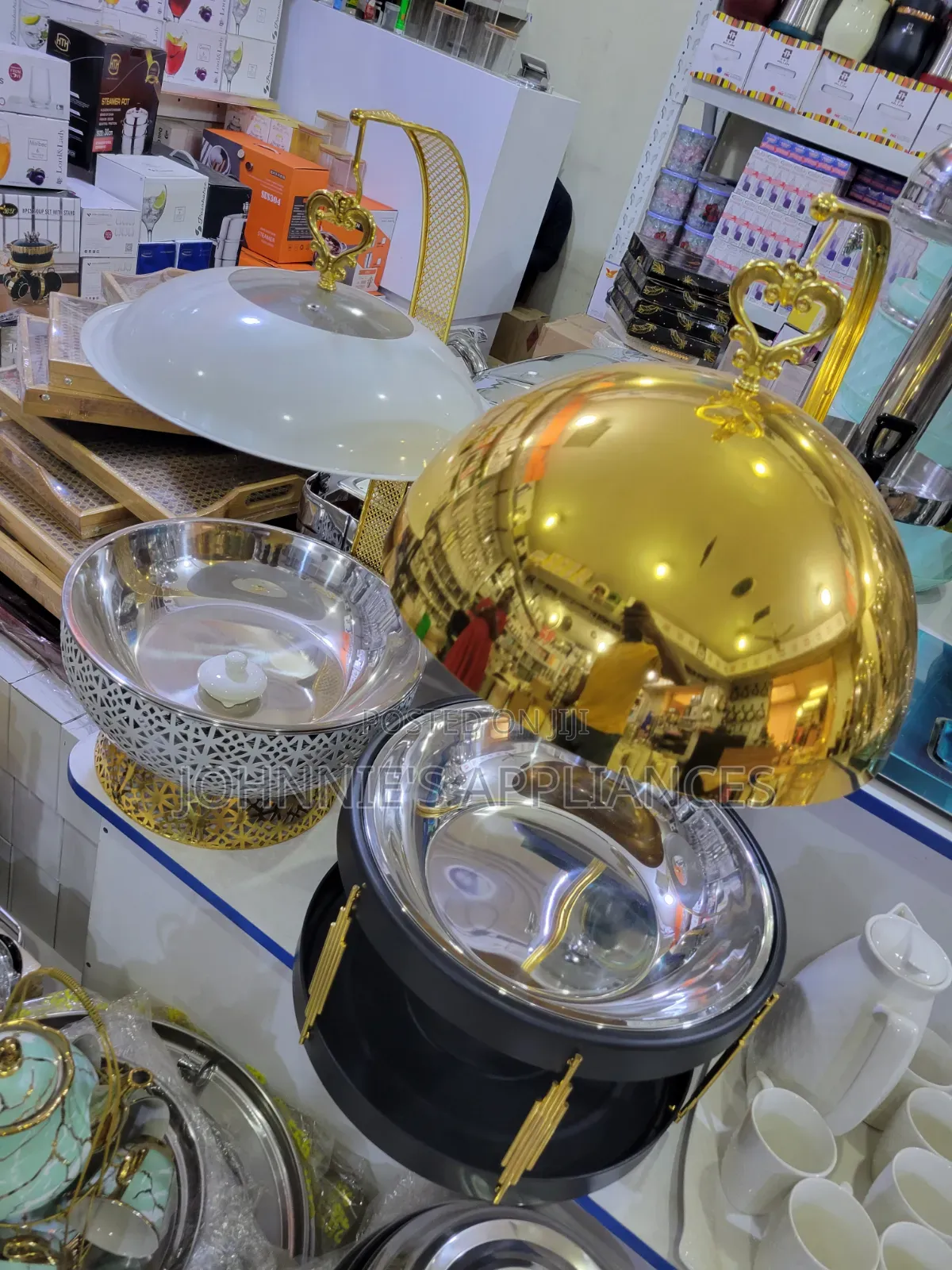 Buffet Or Chafing Dishes Round Shape
