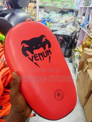 Venum Leather Light Kick Pad Pair - High Quality and Lightweight