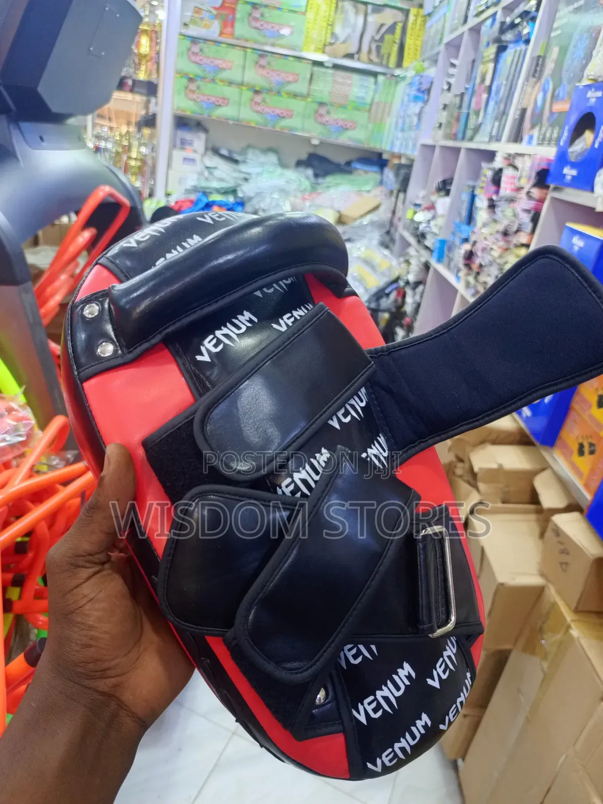 Venum Leather Light Kick Pad Pair - High Quality and Lightweight
