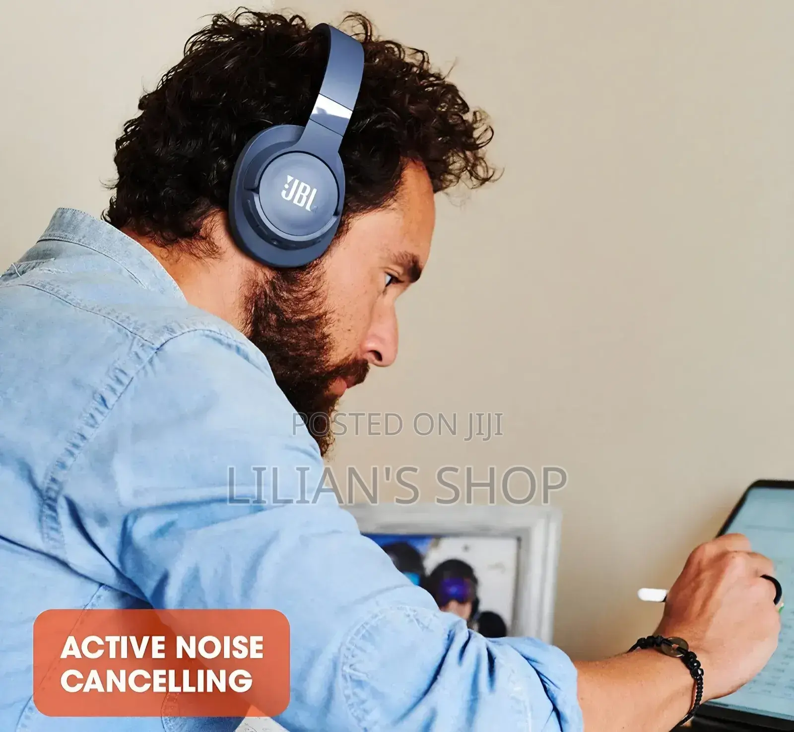 JBL Tune 520c Wired on-Ear Headphones in Black.