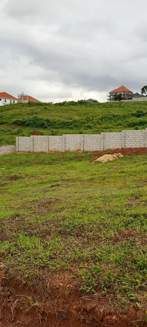 100 by 100 Feet Plot for Sale in Seguku Katale 220m