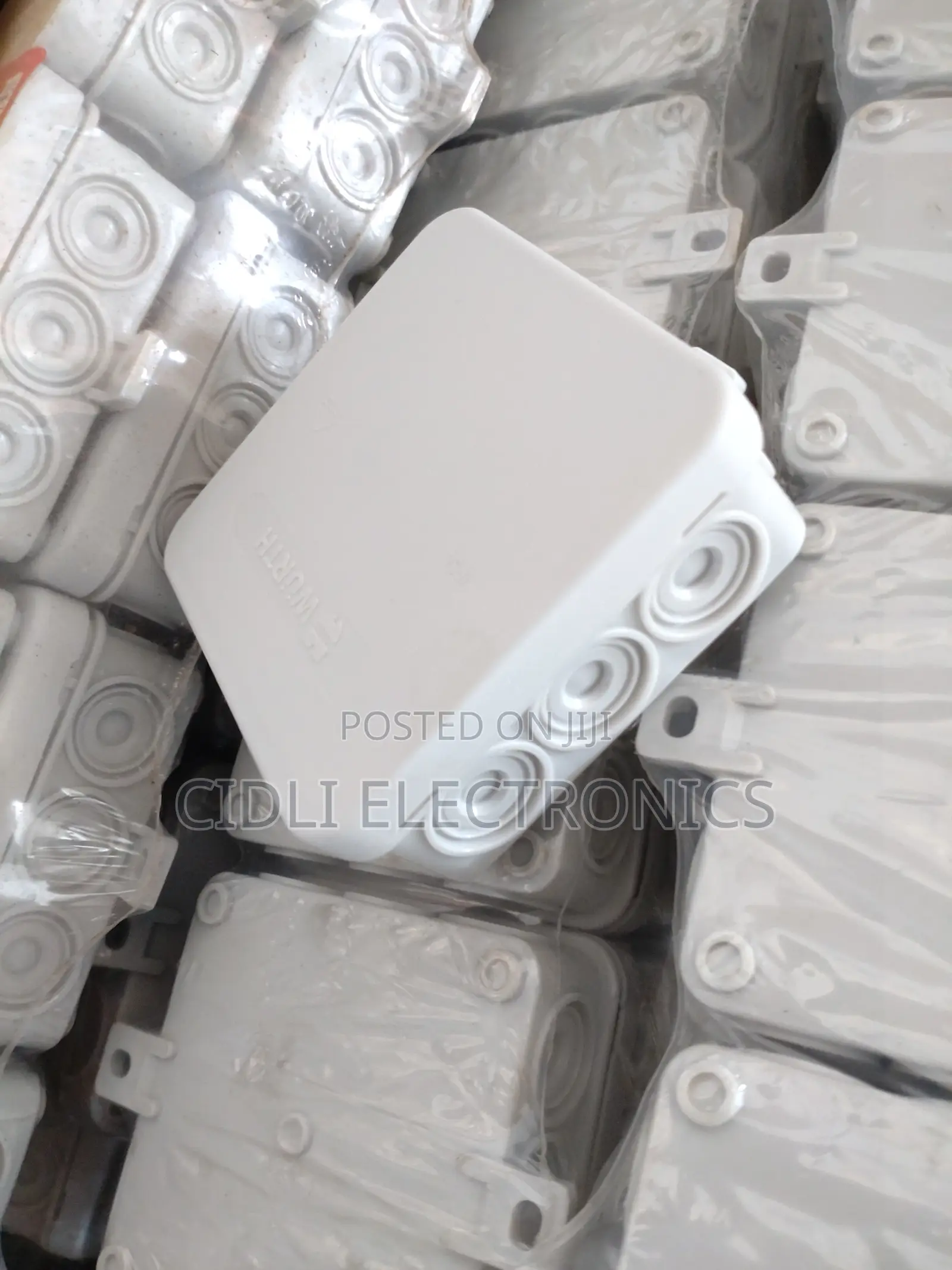 Adaptable Box 85 * 85 * 37mm
