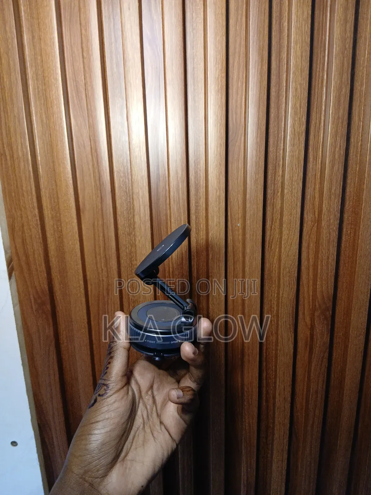 Vacuum Suction Wireless Charger K007s