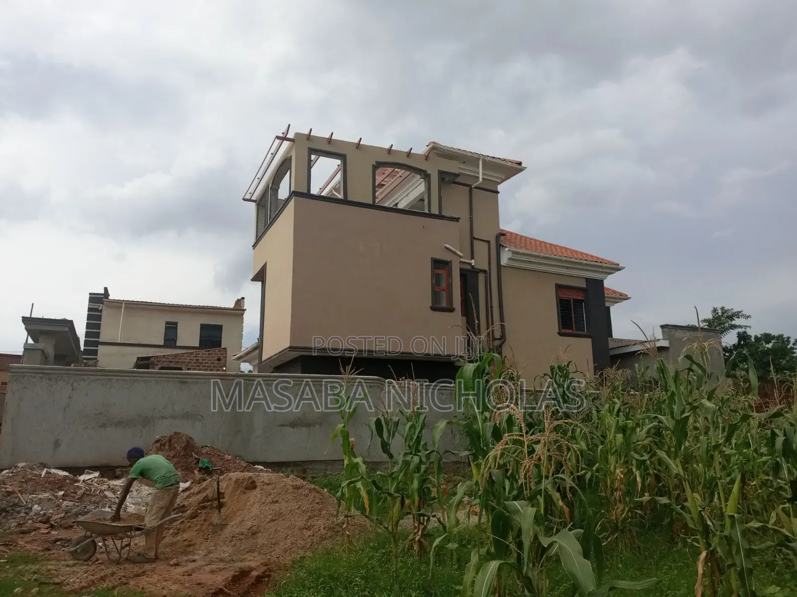 Furnished 4bdrm Mansion in Royal Estate, Kira for sale