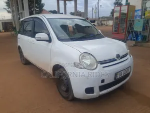 Toyota Sienta 2012 White