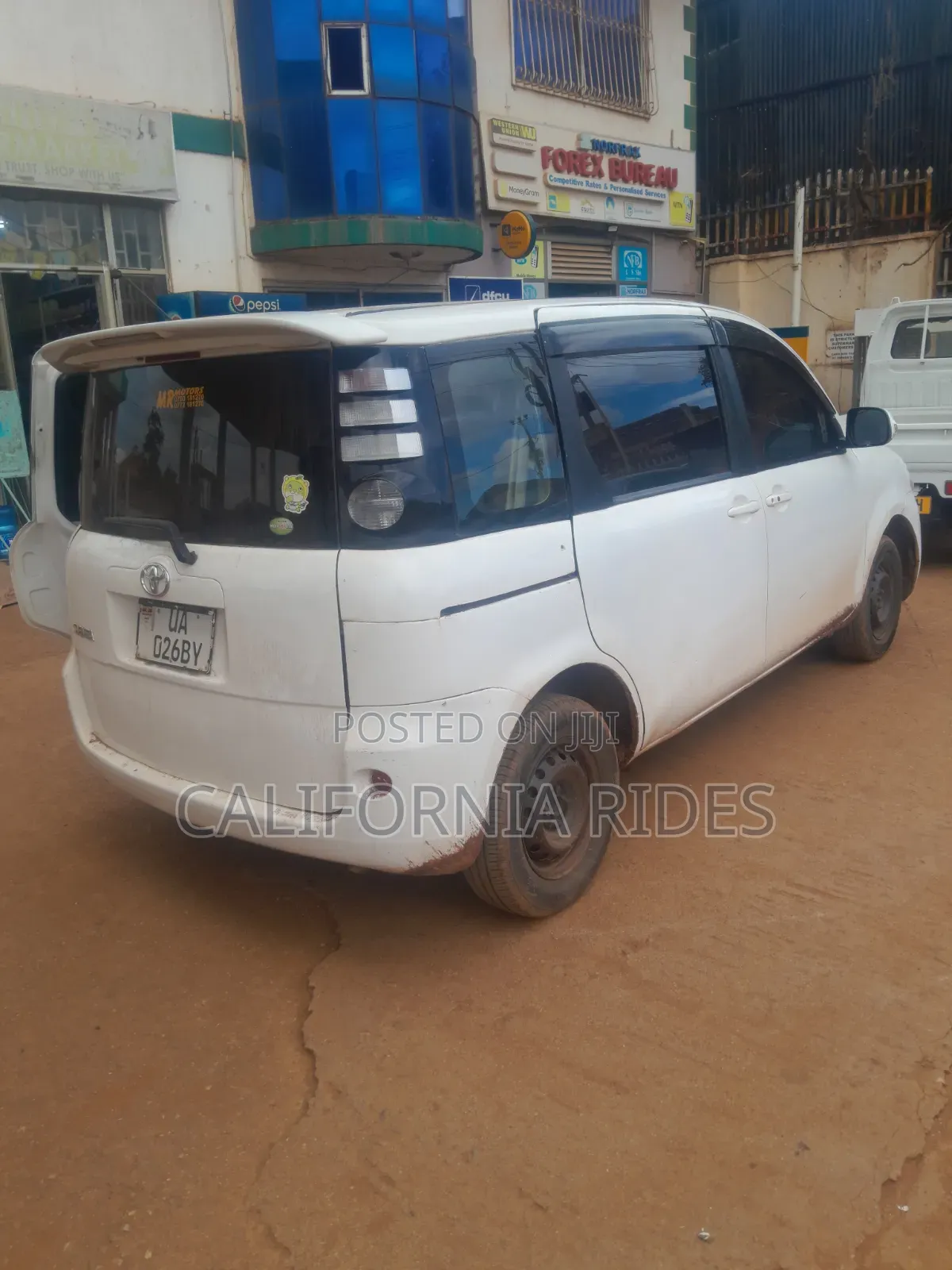 Toyota Sienta 2012 White