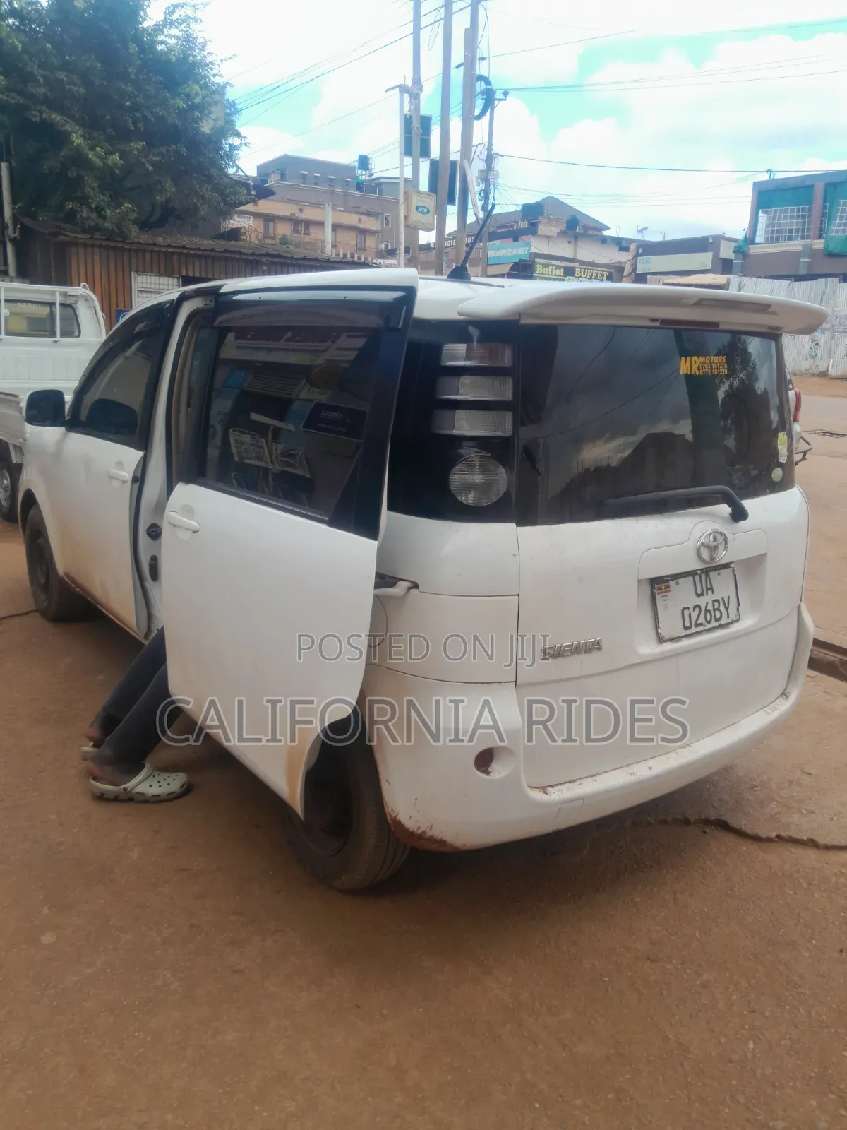 Toyota Sienta 2012 White
