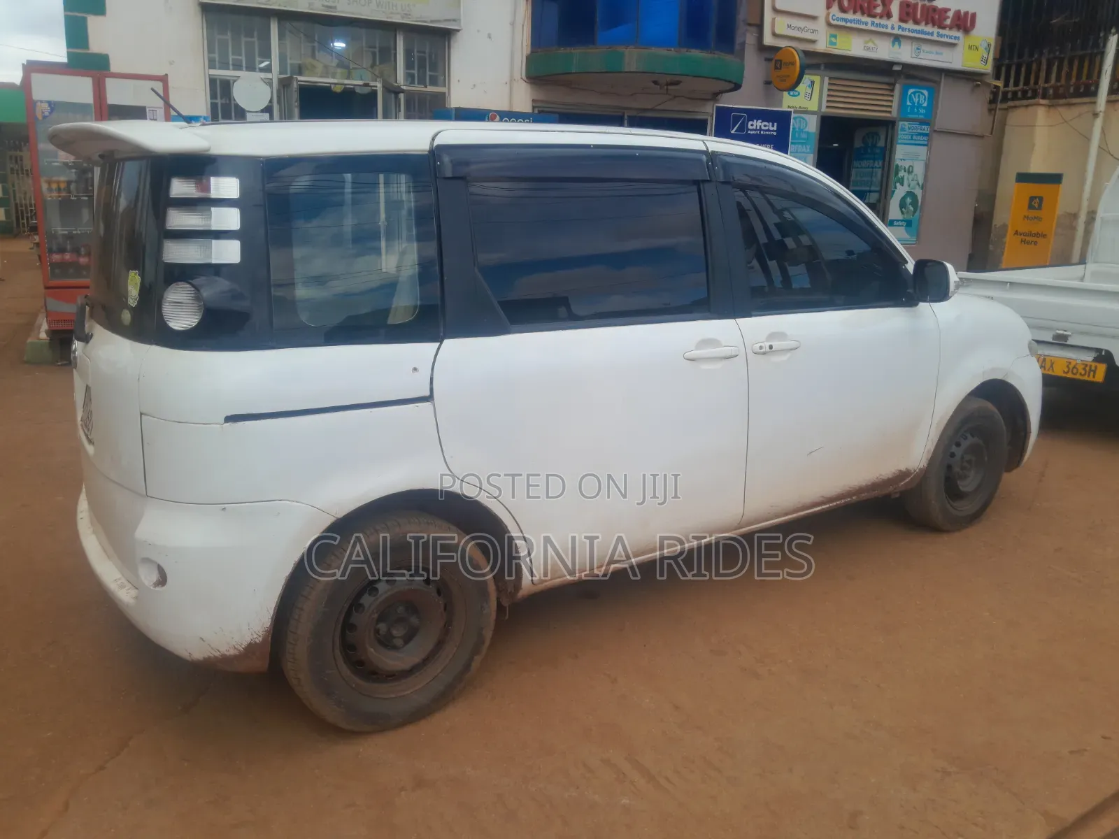 Toyota Sienta 2012 White