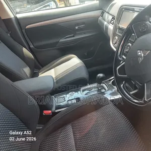 Mitsubishi Outlander 2017 Off white
