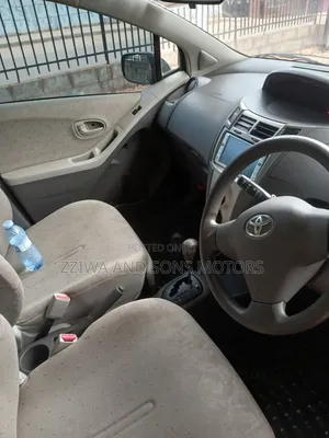 Toyota Vitz 1.5 FWD 5dr 2007 Blue
