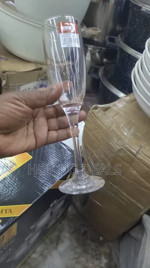 6 Pieces Quality Champagne Glasses-Transparent