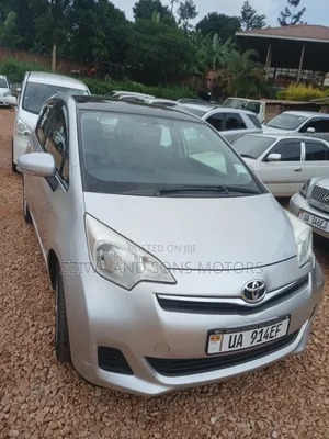 Toyota Ractis 1.5 AWD 2013 Silver