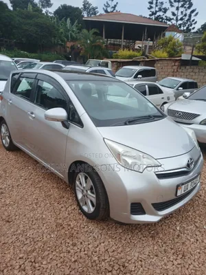 Toyota Ractis 1.5 AWD 2013 Silver