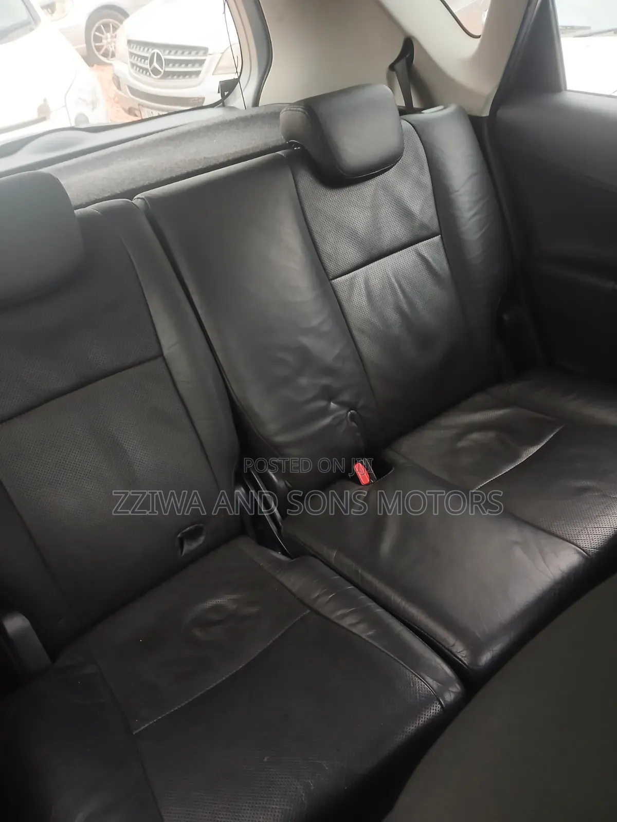 Toyota Ractis 1.5 AWD 2013 Silver