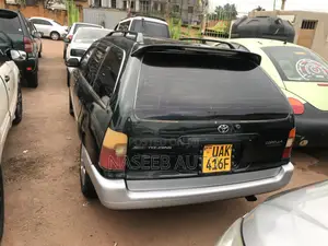 Toyota Corolla 2000 Green