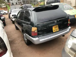 Toyota Corolla 2000 Green