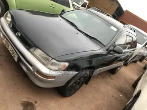Toyota Corolla 2000 Green