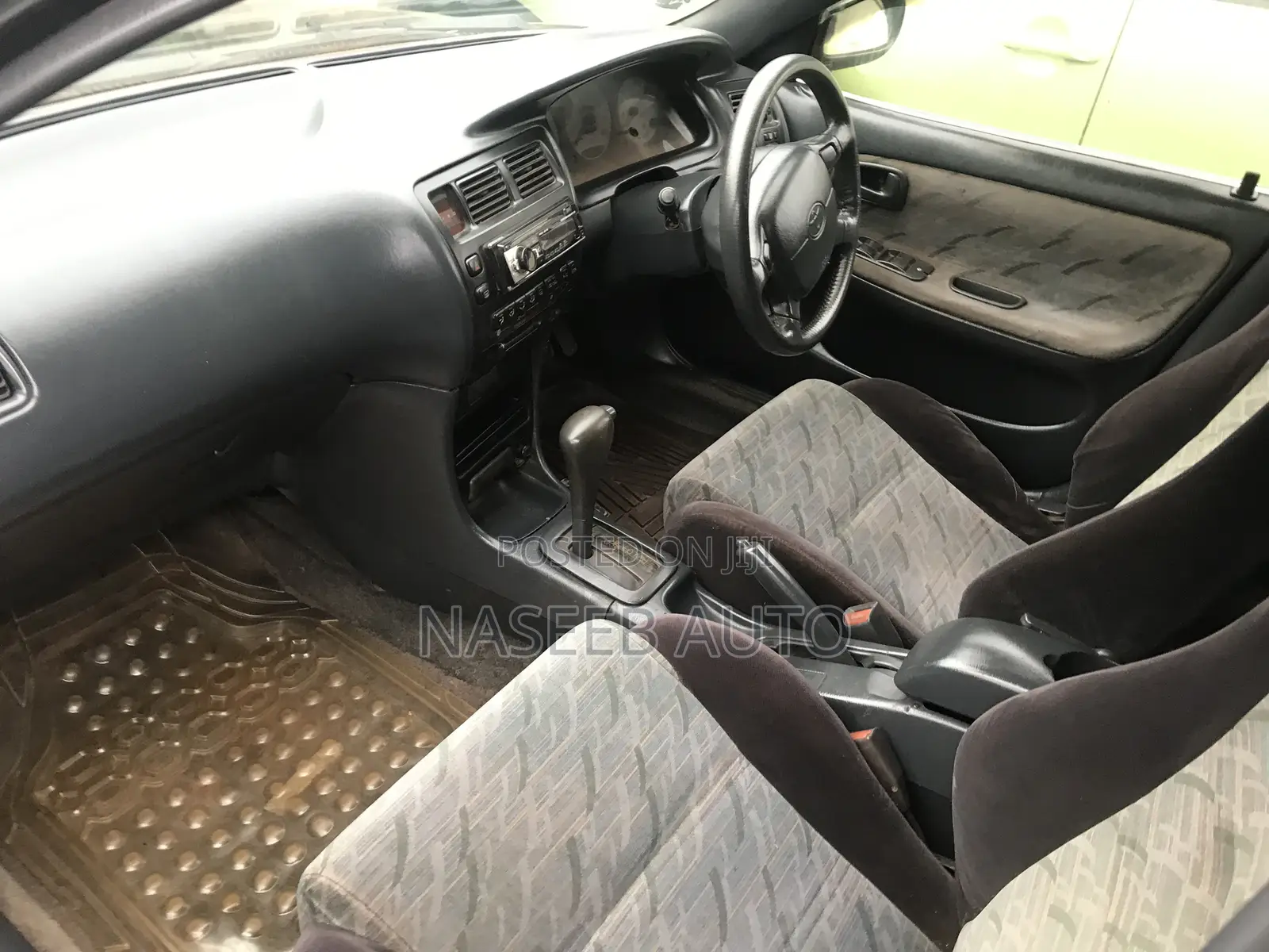 Toyota Corolla 2000 Green
