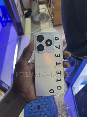 Tecno Spark 20 128 GB Silver